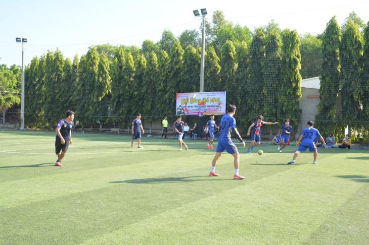 Tân Châu khai mạc giải bóng đá mini chào mừng 76 năm ngày thành lập quân đội nhân dân Việt Nam và 31 năm ngày hội quốc phòng toàn dân 