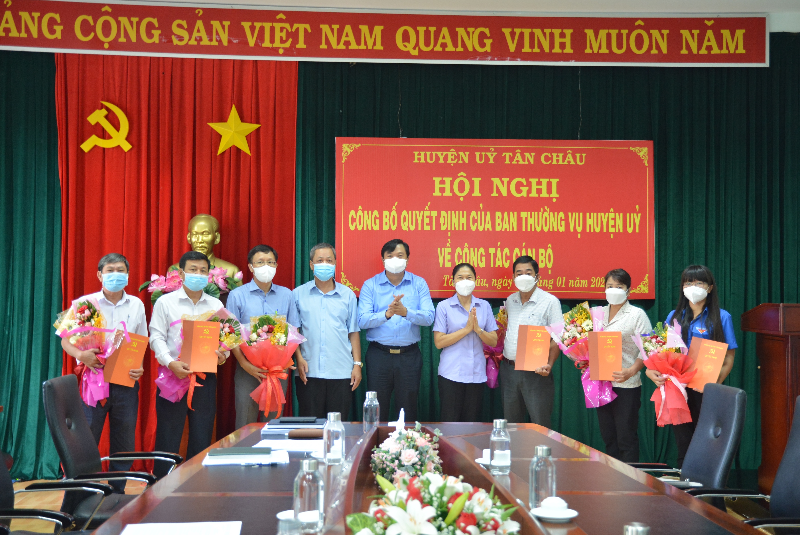  Lãnh đạo tỉnh thăm gia đình chính sách  tại huyện Tân Châu nhân dịp tết Nhâm Dần