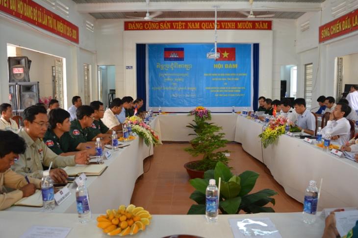 Xã Suối Ngô (Tân Châu) và các xã Choăm, Choăm Cravien   (huyện Mê Mốt – tỉnh Tboung Khmum, Vương Quốc Campuchia): trao đổi tình hình an ninh trật tự 