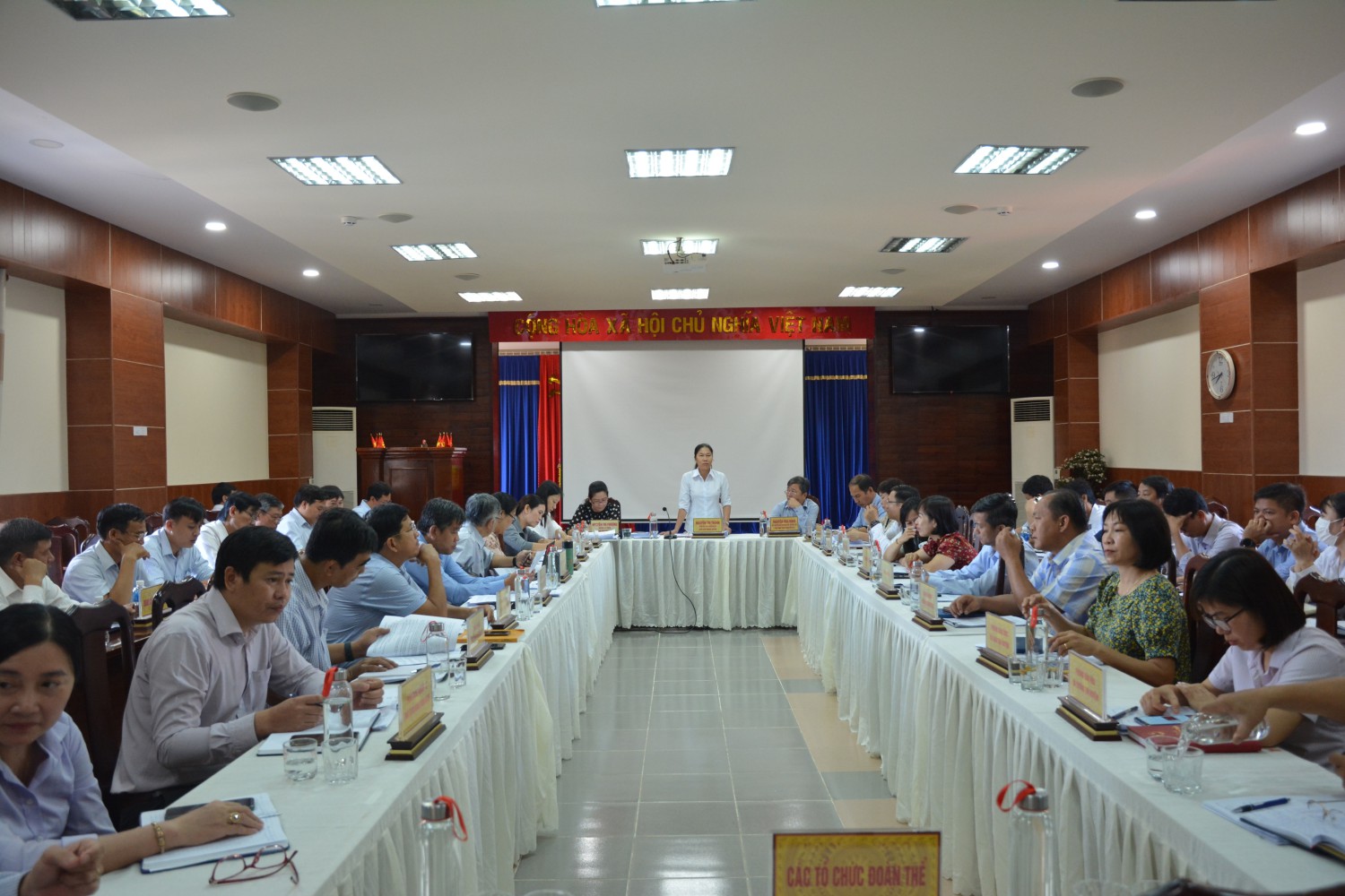 UBND huyện Tân Châu họp giao ban thường kỳ tháng 9
