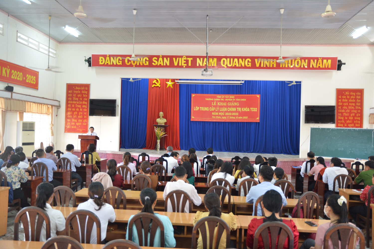 Trường chính trị Tây Ninh khai giảng lớp Trung cấp lý luận  Chính trị khóa TC02 năm học 2022-2023 tại huyện Tân Châu