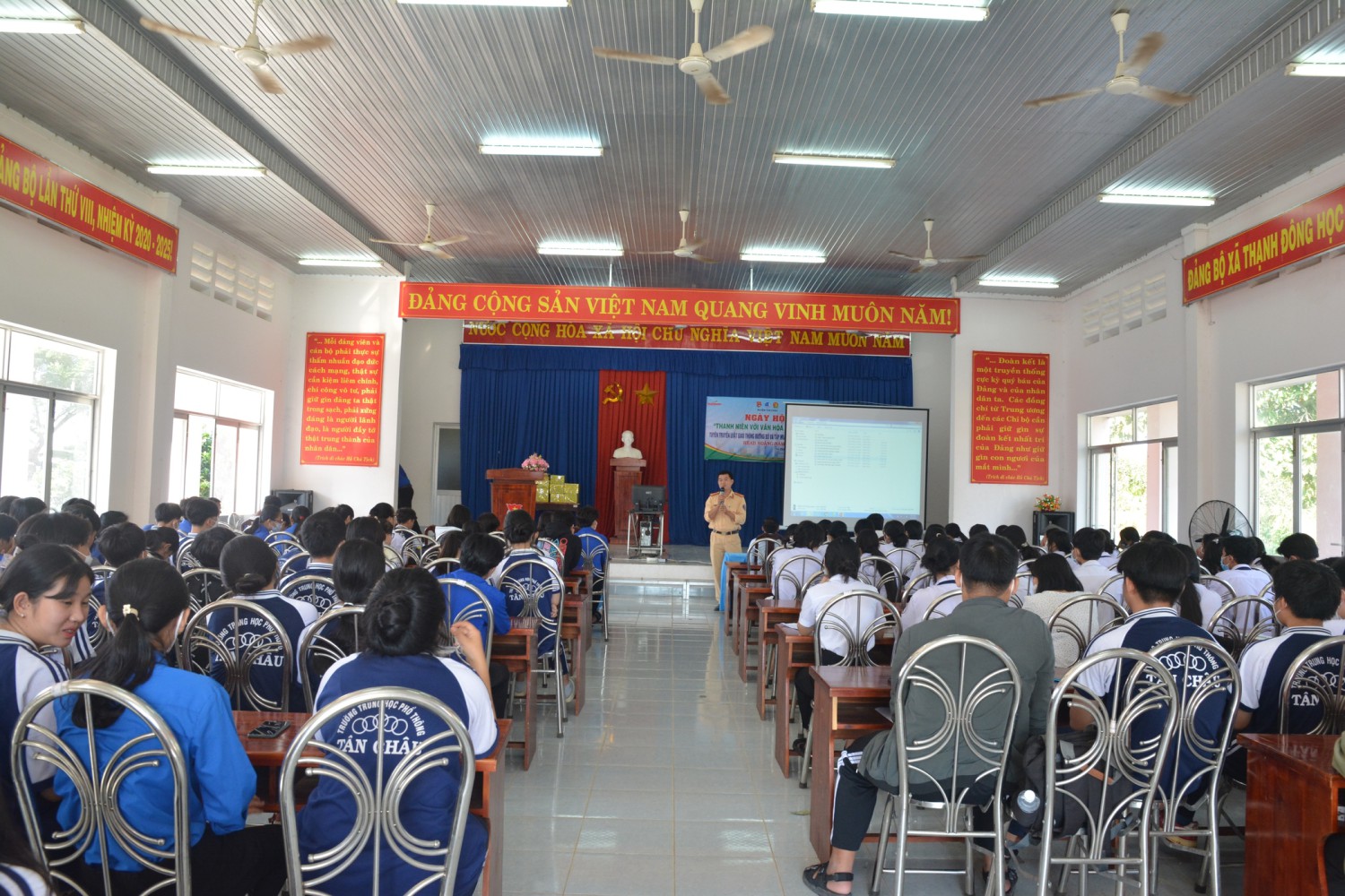 Huyện đoàn Tân Châu tổ chức ngày hội  thanh niên với văn hóa giao thông