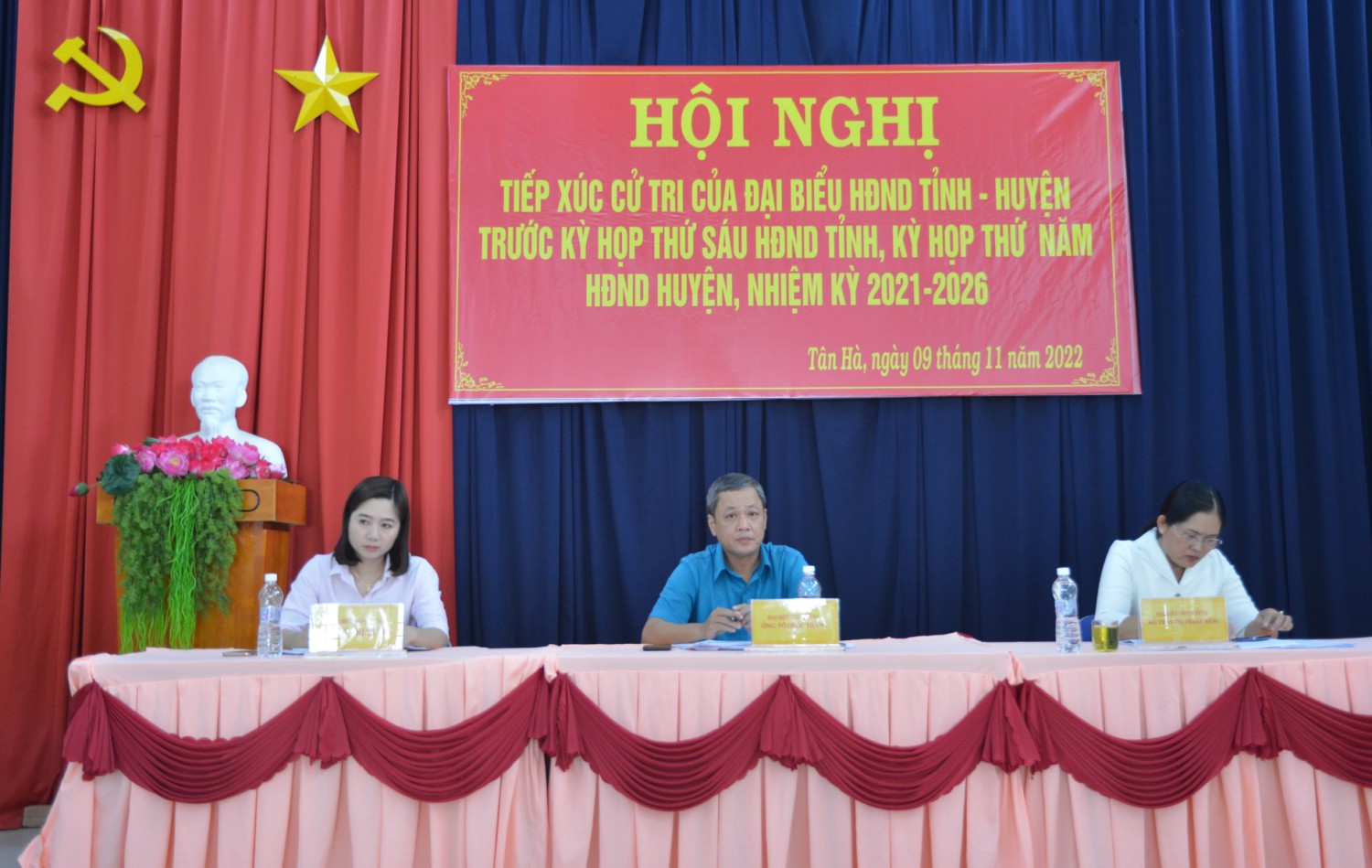 Đại biểu Hội đồng nhân dân tỉnh, huyện  tiếp xúc với cử tri xã Tân Hà