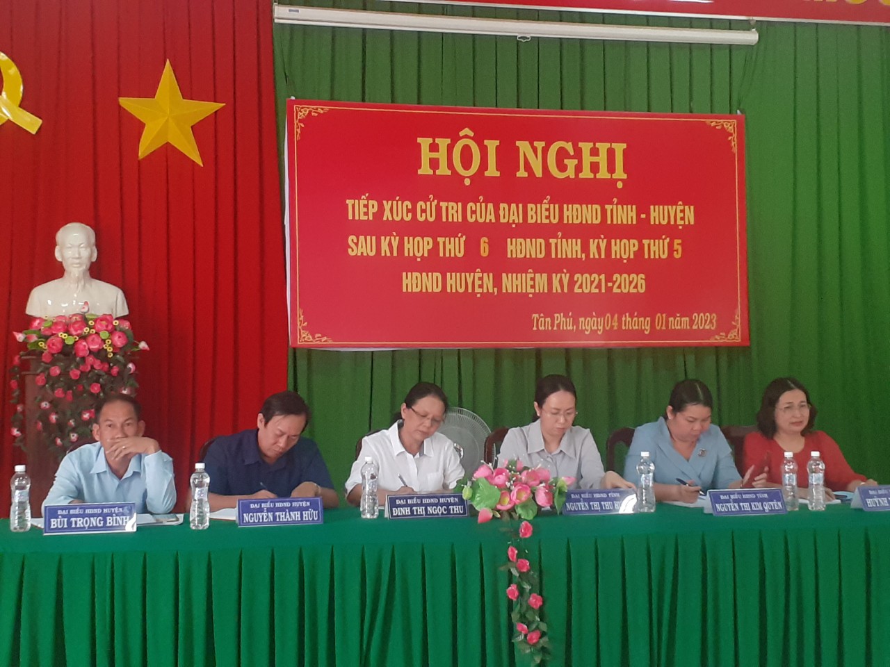 Đại biểu HĐND tỉnh, huyện tiếp xúc cử tri 2 xã Tân Hưng, Tân Phú