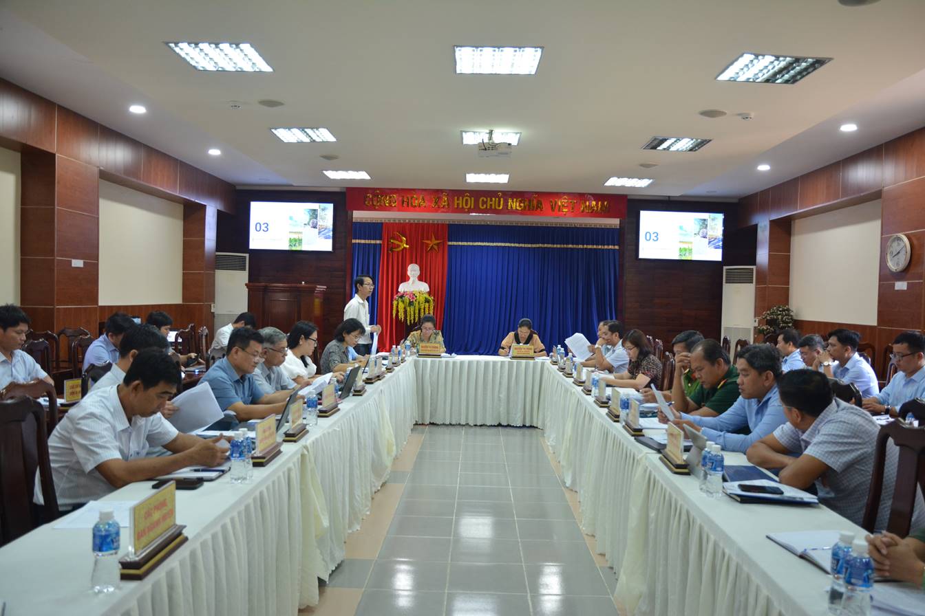 UBND huyện Tân Châu họp giao ban thường kỳ tháng 02/2023