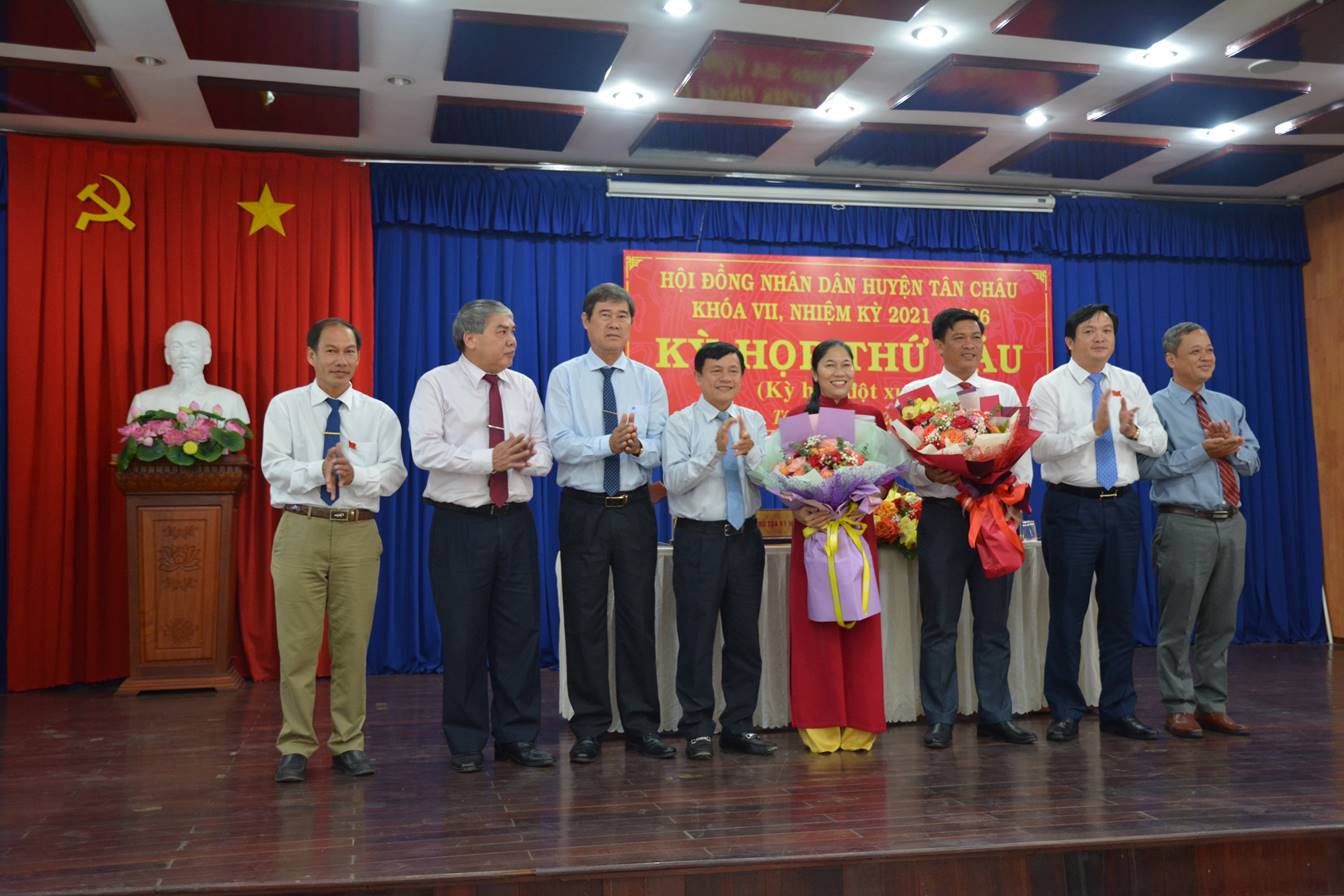 HĐND huyện Tân Châu nhiệm kỳ 2021-2026 tổ chức kỳ họp lần thứ 6 (kỳ họp đột xuất)
