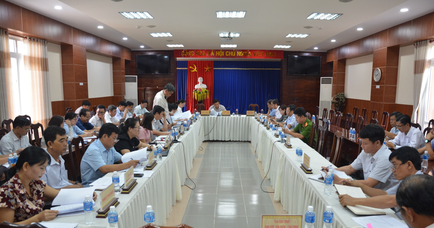 UBND huyện Tân Châu họp giao ban tháng 8/2023