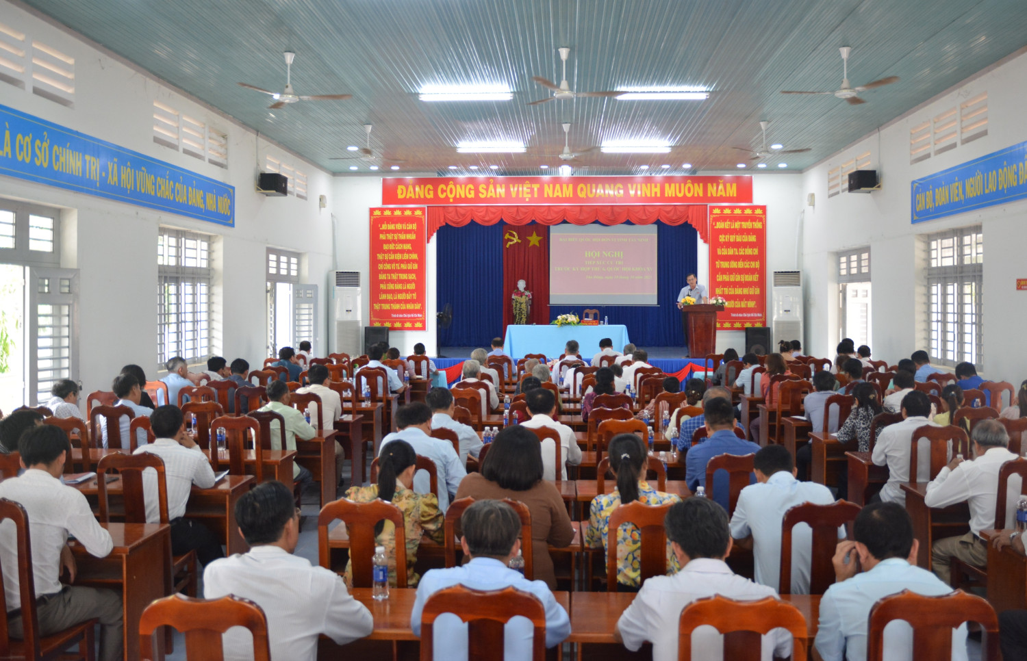 Đại biểu Quốc hội đơn vị tỉnh Tây Ninh tiếp xúc cử tri huyện Tân Châu trước kỳ họp thứ 6