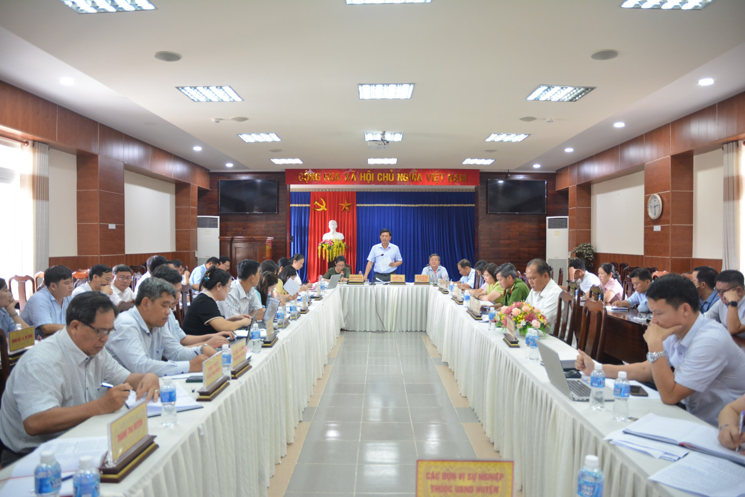 UBND huyện Tân Châu họp giao ban thường kỳ tháng 5/2024
