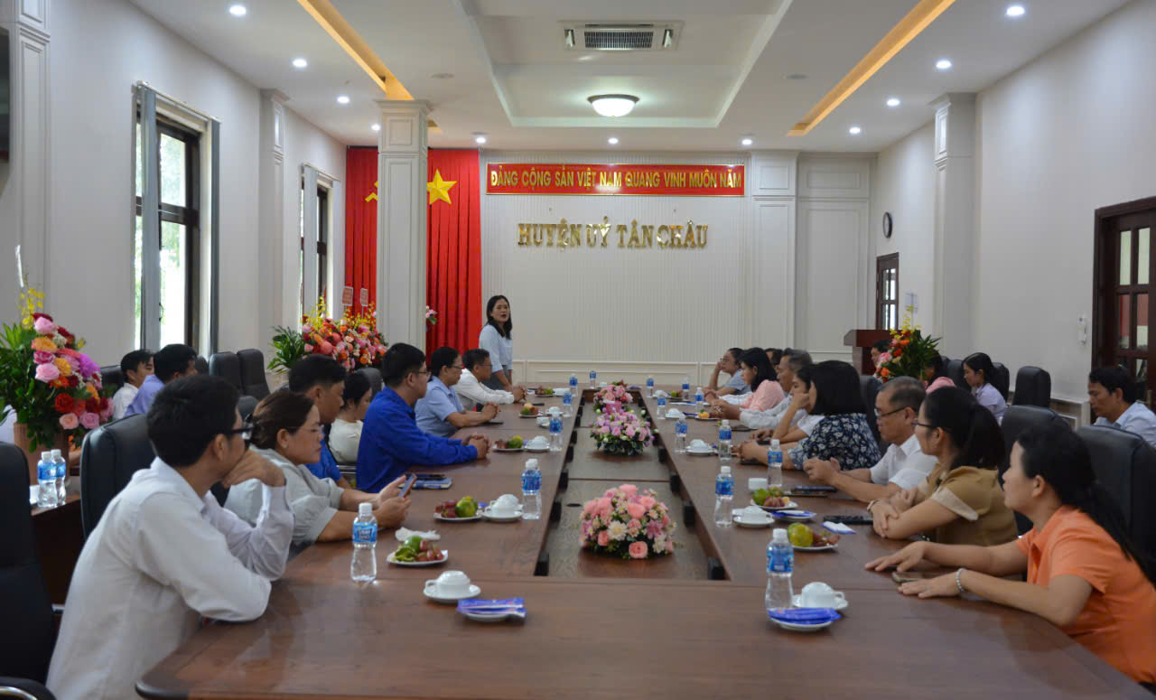 Tân Châu: họp mặt kỷ niệm nhân ngày truyền thống các cơ quan, đơn vị có ngày thành lập trong tháng 10